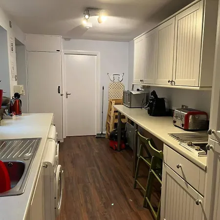 Seaside Hideaway - Free Onstreet Parking بيت للعطل