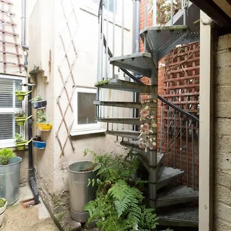 Seaside Hideaway - Free Onstreet Parking Holiday home Scarborough
