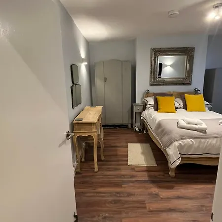 Seaside Hideaway - Free Onstreet Parking Holiday home Scarborough