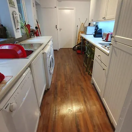 Seaside Hideaway - Free Onstreet Parking Holiday home Scarborough