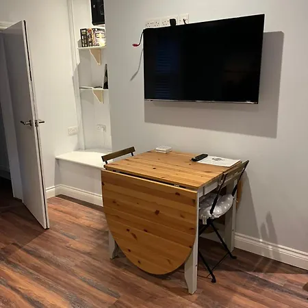 Seaside Hideaway - Free Onstreet Parking Holiday home Scarborough