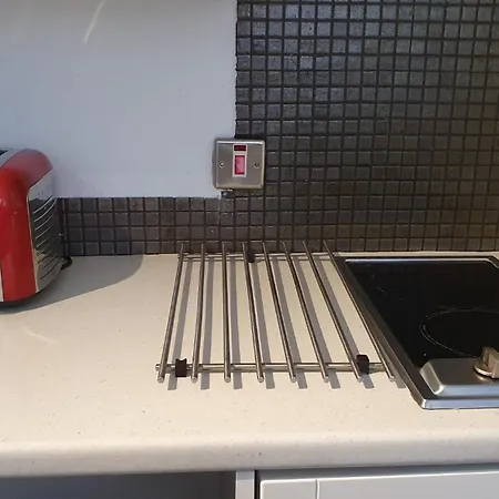 Seaside Hideaway - Free Onstreet Parking