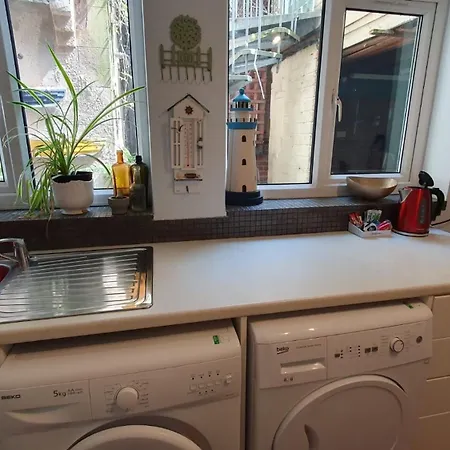 Seaside Hideaway - Free Onstreet Parking Feriehus *