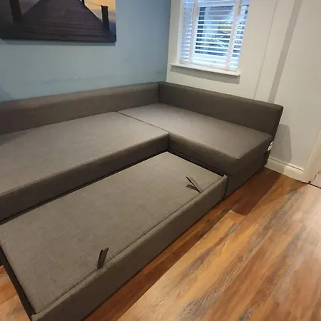Seaside Hideaway - Free Onstreet Parking Holiday home Scarborough