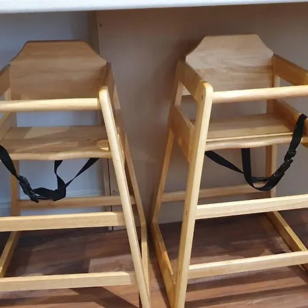 Seaside Hideaway - Free Onstreet Parking *