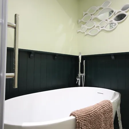 Seaside Hideaway - Free Onstreet Parking Holiday home Scarborough