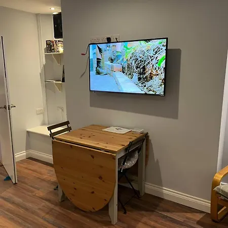Seaside Hideaway - Free Onstreet Parking Holiday home Scarborough
