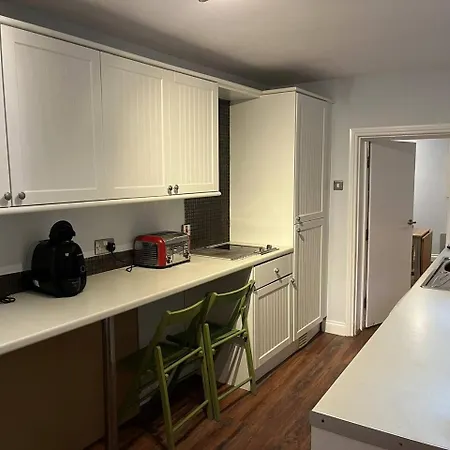 Seaside Hideaway - Free Onstreet Parking Holiday home Scarborough
