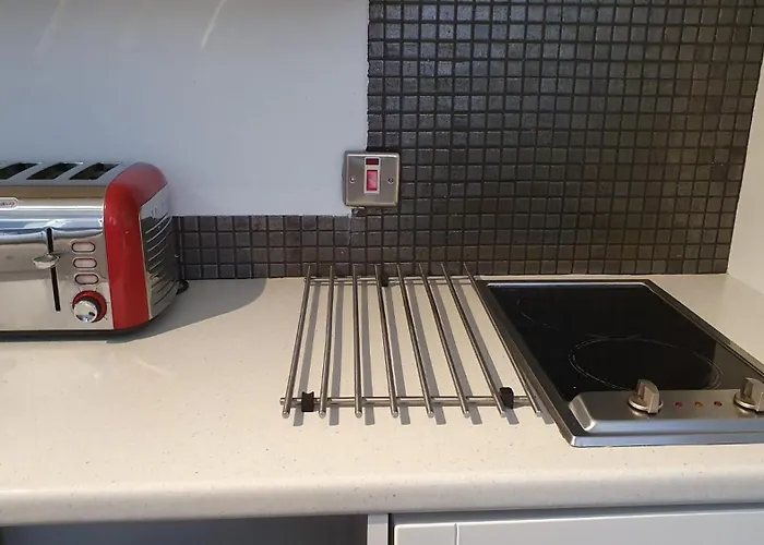 Seaside Hideaway - Free Onstreet Parking