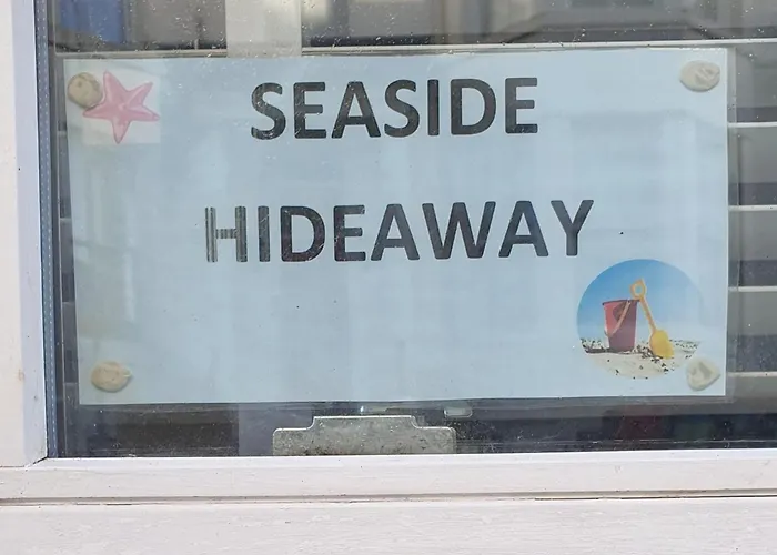 Seaside Hideaway - Free Onstreet Parking *