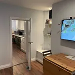 Seaside Hideaway - Free Onstreet Parking Scarborough