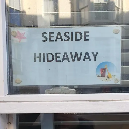 Seaside Hideaway - Free Onstreet Parking *