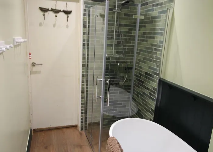 בית נופש Seaside Hideaway - Free Onstreet Parking *